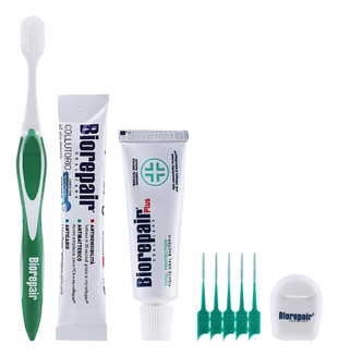 Набор по уходу за полостью рта Travel Kit Oral Care (зубная паста Biorepair Plus Total Protection 15мл + зубная щетка Total Protection Medium 1шт + вощеная зубная нить Filo Cerato Scorrevole 10м + зубные палочки Picks Regular 5шт + антибактериальный ополаскиватель Antibacterial Mouthwash 3in1 12мл)