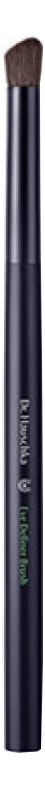 

Кисть для нанесения теней плоская Eye Definer Brush