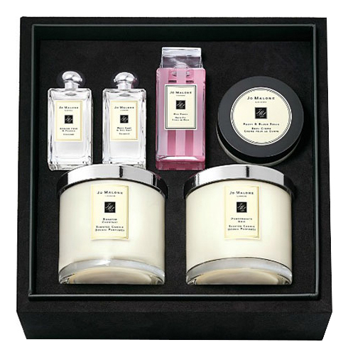

set: набор (Blackberry & Bay 100мл + Mimosa & Cardamom 100мл + масло д/ванны Red Roses 250мл + крем д/тела Peony 175мл + свечи 2*600г), Set